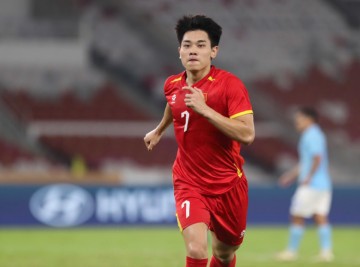 世界杯官方直播app手机版下载-U23亚洲杯神奇2分钟！阮庭北任意球破门，传射建功，韩国再度落后